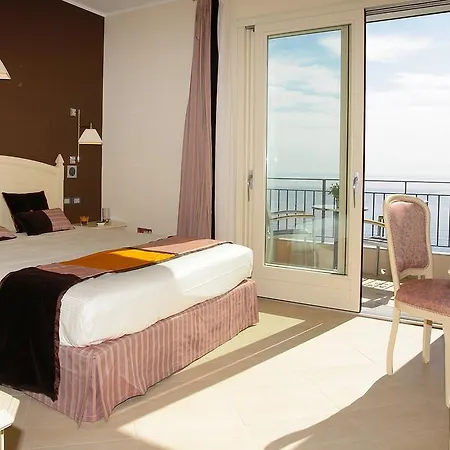 Meridiana Hotel 4*